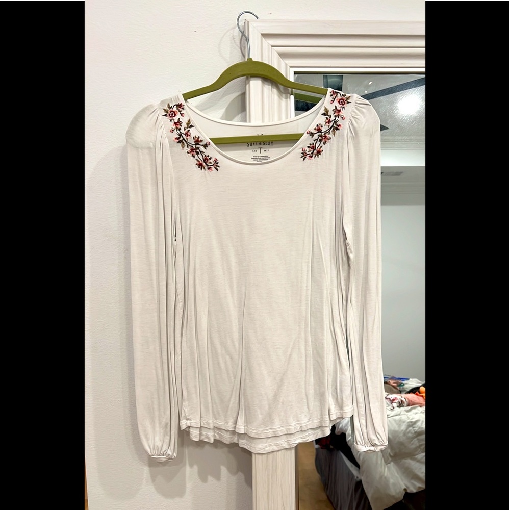 Embroidery flower long sleeve